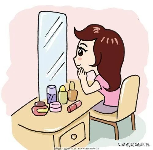 照大镜子和小镜子那个更真实一点