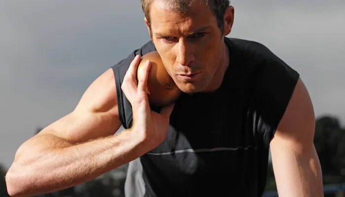 扔铅球的技巧 扔铅球的技巧方法