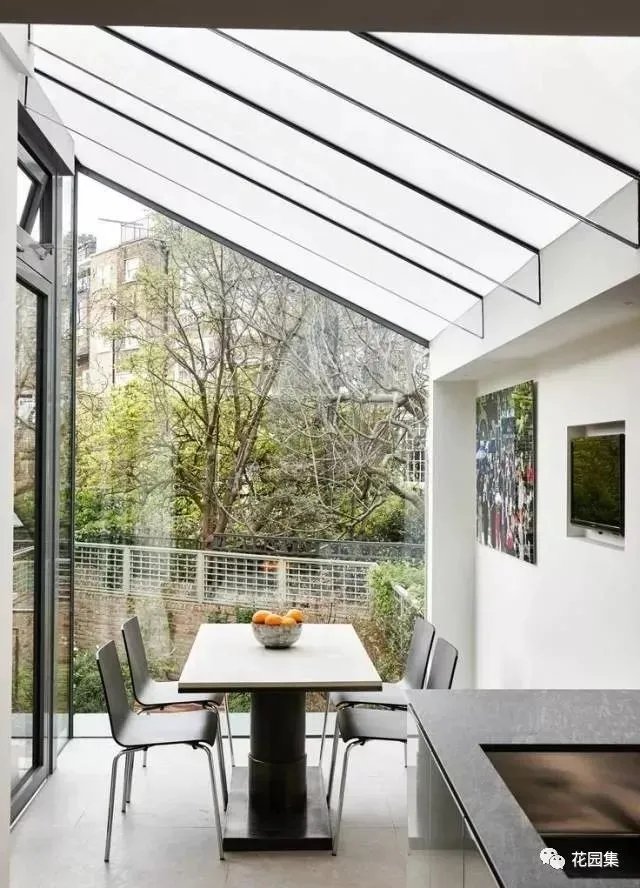 花园里有一间阳光房,美了这个灿烂的季节