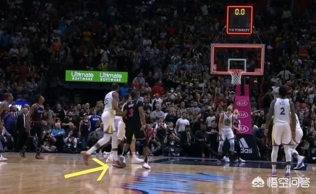 勇士和热火比赛中，韦德投出绝杀球之后，杜兰特还特意让出落脚空间，你怎么看？