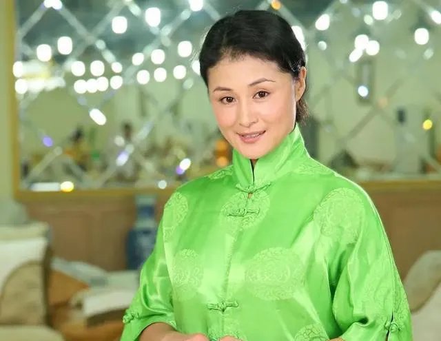 因撞骆驼,演员于月仙车祸死亡,责任怎么划分?骆驼能得到赔偿吗?