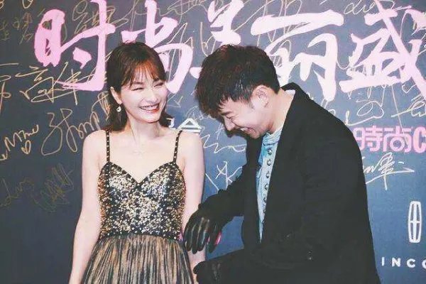 吴昕潘玮柏在COSMO盛典宣布有新惊喜,是在一起了吗?