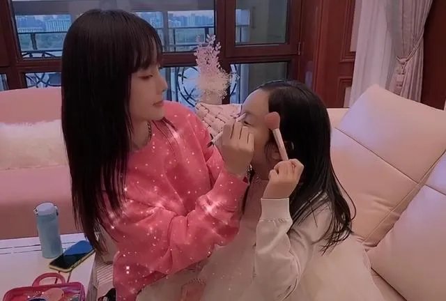 15年前高晓松是不是曾一语道破李小璐如今的婚姻状态？