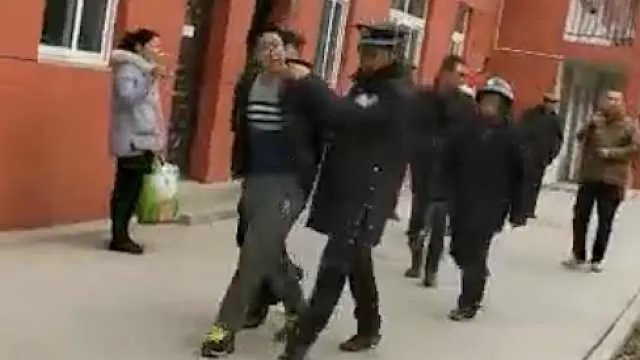 俄一学生袭击学校，还有过哪些学生做出过激行为？