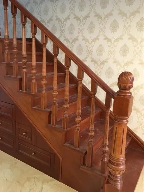 楼梯扶手怎么做