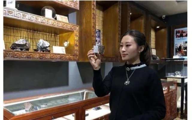 贵州女孩数百次穿越“无人区”，捡回600多颗陨石，后来怎样了？