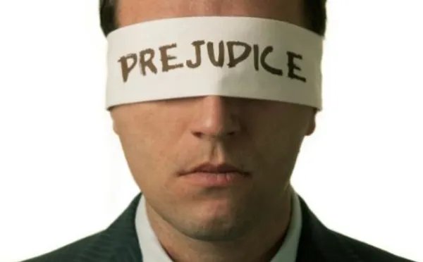 偏见英语怎么读？