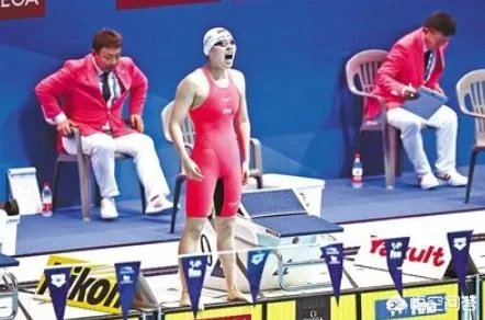 傅园慧世锦赛颗粒无收,被指心在综艺身在泳池会好吗?傅爸爸又怒怼网友,他这样对吗?