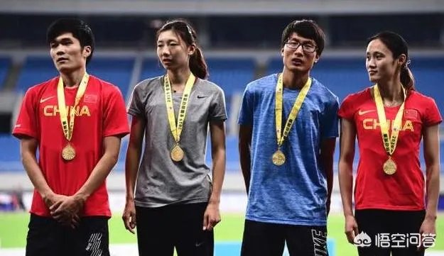 花木兰参军那么多年，为什么没有人发现她是女儿身？