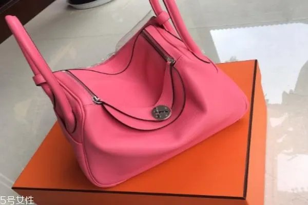 爱马仕的包包多少钱一个呢 爱马仕包包怎么样呢
