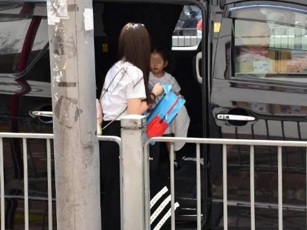 郭富城大女儿中文名叫郭咏希:网友发现大有深意