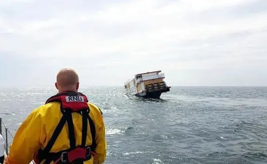 老船翻新首航沉海的原因是什么？