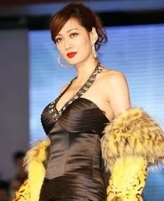 被外籍男友骗财骗色，孟广美如何走出阴影？