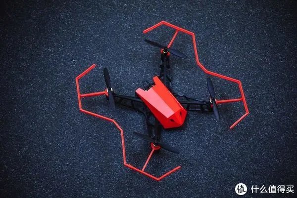 靠意念飞行到底有多玄乎？亲身体验UDrone意念无人机