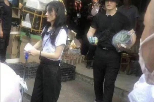 赵丽颖黄晓明买菜是怎么回事?