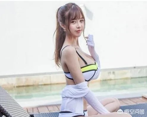 主播更换衣服忘关直播,斗鱼又一女主播火了!网友:为火不择手段,你有何看法?