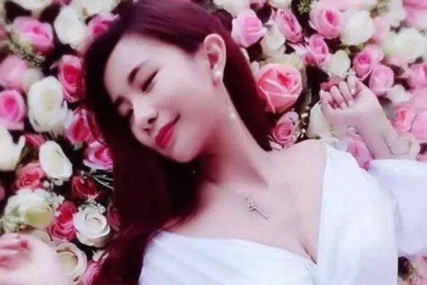 球球纪文君写真私密照 六点半最有分量的演员胸多大