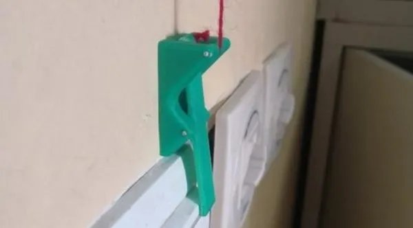 高校大学生发明宿舍关灯神器，你觉得此项发明实用吗？