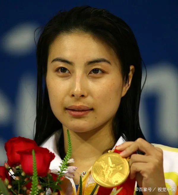 退役10年后，郭晶晶能拿多少退休金？听到金额网友不敢相信，到底是多少？