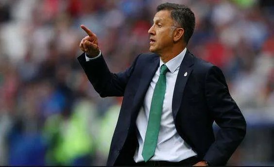 墨西哥队的主教练是谁？