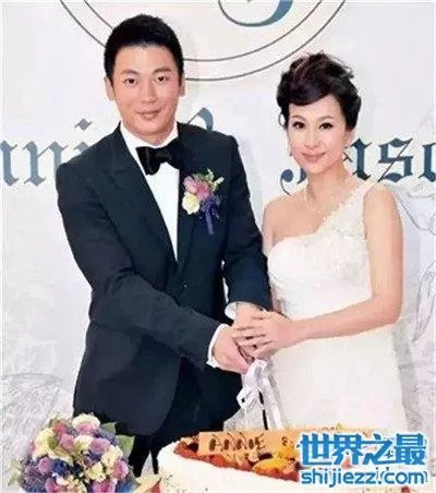 文颂娴车震事件回顾 车震激吻对象最终成为她老公 