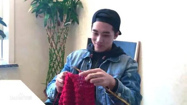 许魏洲曾获“2018华人杰出青年歌手”奖,他在流量小生中处于什么水平?