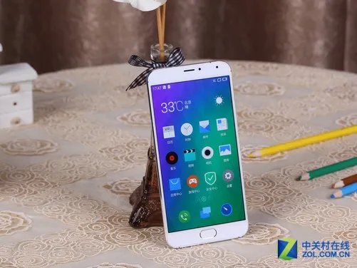 都是促销价 最高1799元实用智能机推荐