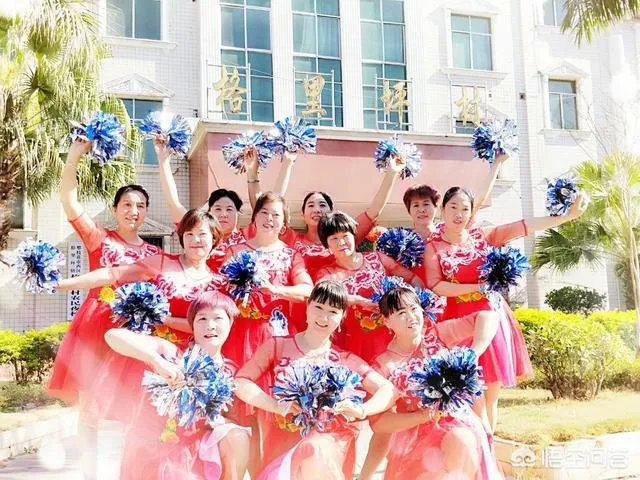 对于部分小区内大妈跳广场舞扰民这件事，你有什么看法？