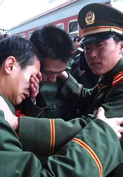 战友聚会通知了,没有参加聚会的这些人是什么心态呢?