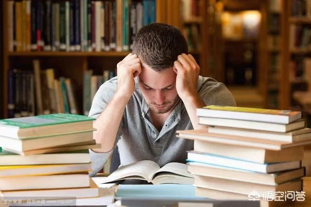 播出近半的《奇葩大会》第二季，能持续帮我们抵抗生活的无聊吗？