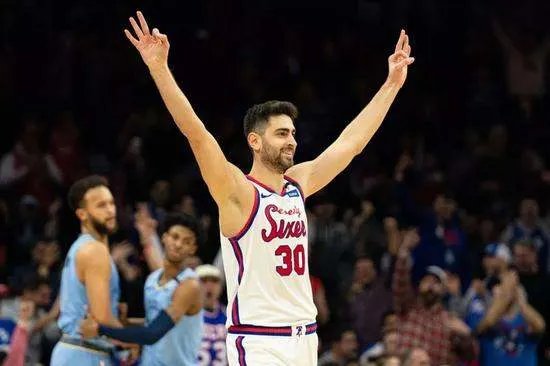 费城76人队的“死 亡 五 大”问题被谁解决了?