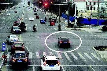 开车一天闯了两次红灯怎么办？