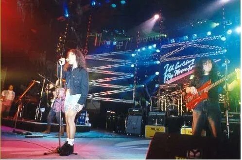 哪个时代的年轻人都会喜欢窦唯,不接受反驳