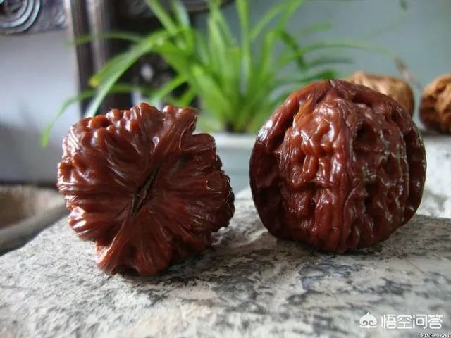 想盘玩核桃，是选小核桃好，还选麻核桃好？有什么区别？