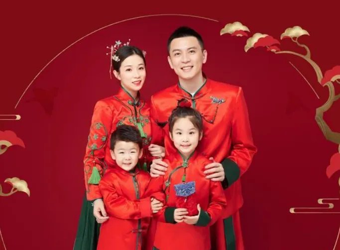 杨鸣唐佳良合照