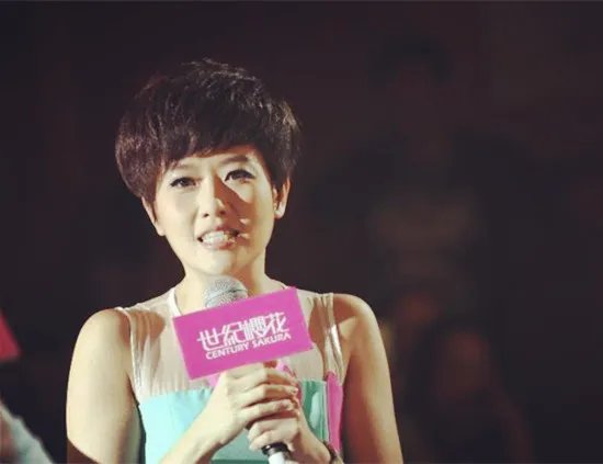 我是演说家黄国伦寇乃馨图片    现场秀恩爱羡煞旁人