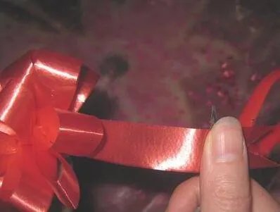 平安果卷筒包法怎么包