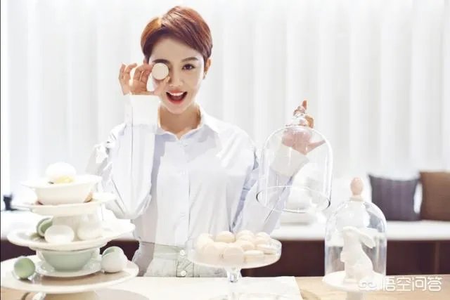 女演员姜妍怎么看起来比以前越来越年轻漂亮了?