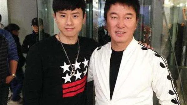 曾经27岁出道大火40岁被抓的满文军,现状如何?