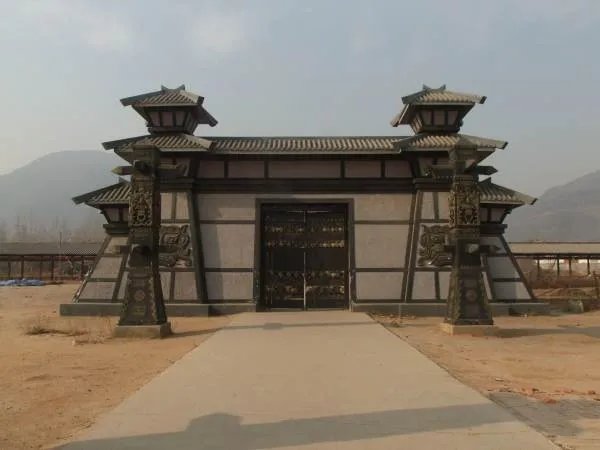 石家庄的狮身人面像具体在什么地方，那个地方是干什么的，除了狮身人面像还有什么？具体位置信息是什么，