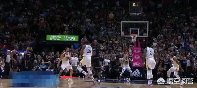 勇士和热火比赛中，韦德投出绝杀球之后，杜兰特还特意让出落脚空间，你怎么看？