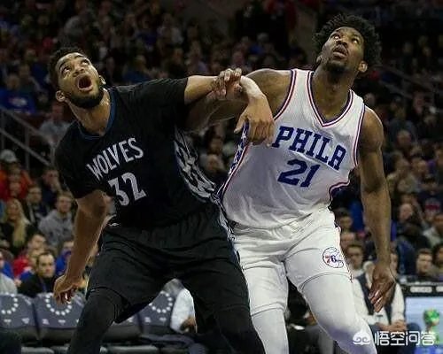 对于本赛季唐斯和恩比德的对位表现怎么看？