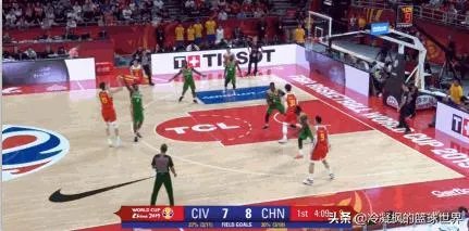 世界杯首战，中国男篮球员周琦拼到抽筋，如何评价周琦的拼搏精神？