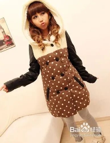 教你波点羽绒服穿出青春感