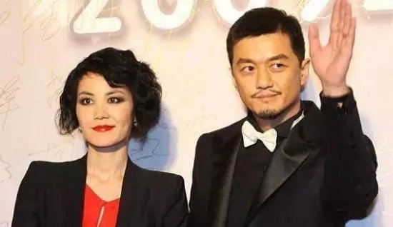 30岁谭松韵被曝结婚后又离婚,明星的感情生活为何一直备受关注?