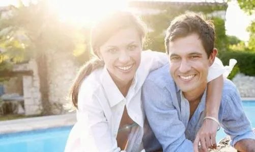 初次相亲见面聊天话题有哪些 女生相亲必问十个问题什么