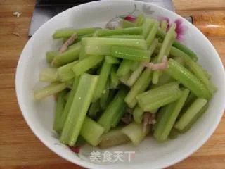 药芹炒肉丝