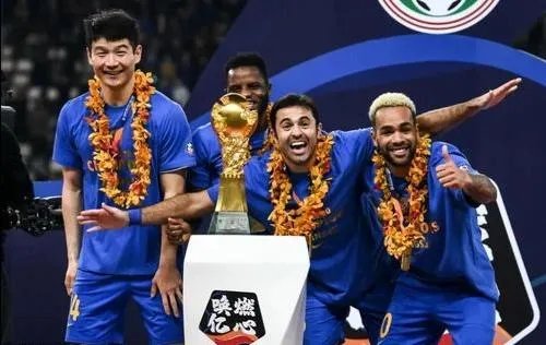 卡尔德克即将完成归化，特谢拉却不断抬高价格，他后悔了吗？