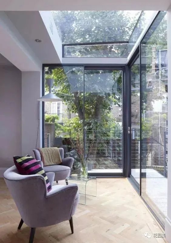 花园里有一间阳光房,美了这个灿烂的季节