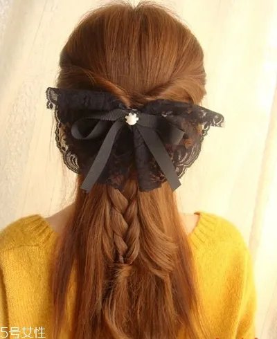 披肩发怎么扎好看?披肩发好看扎发图解